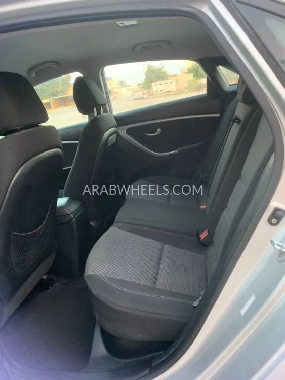 هيونداي إلنترا 2016 for Sale in رأس الخيمة Image-8