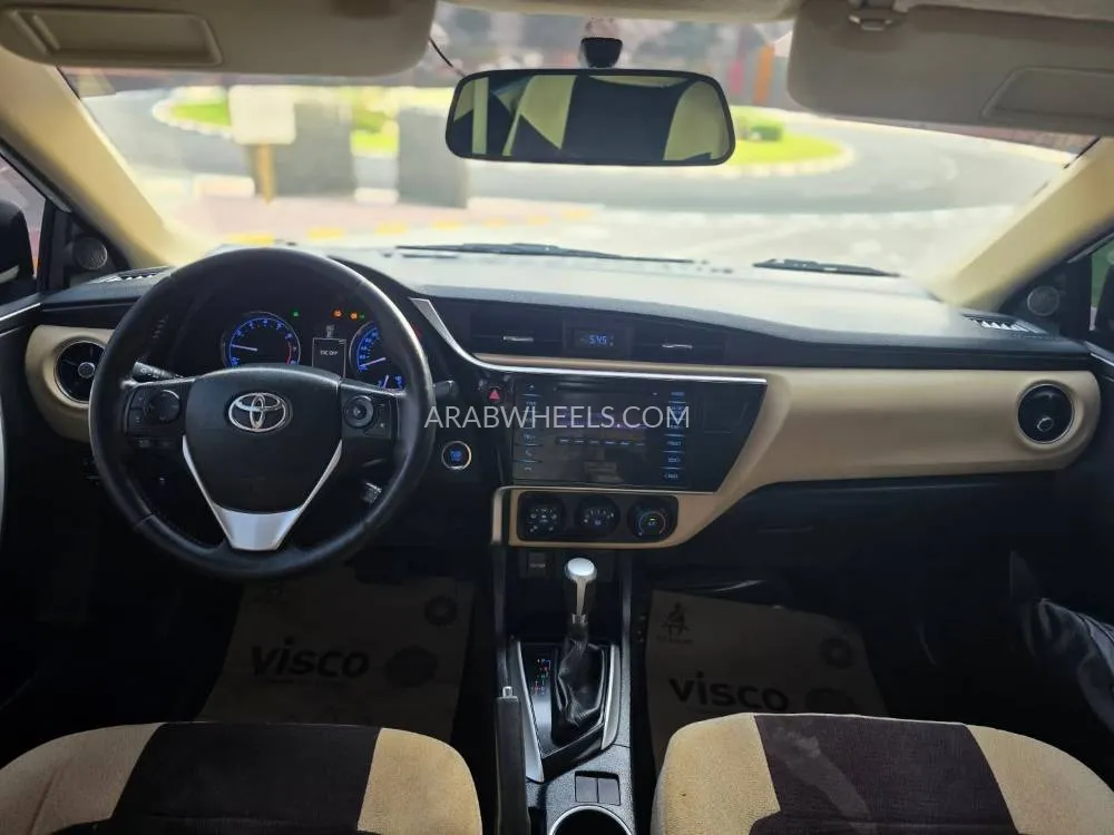 Toyota Corolla 2017 for Sale in Sharjah Image-11