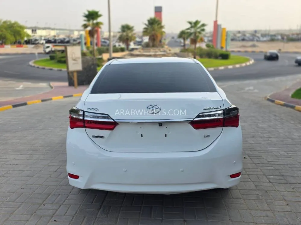 Toyota Corolla 2017 for Sale in Sharjah Image-20