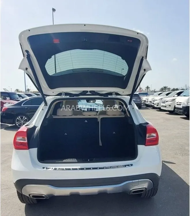 Mercedes Benz GLA 2019 for Sale in Dubai Image-17
