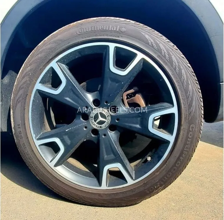 Mercedes Benz GLA 2019 for Sale in Dubai Image-19