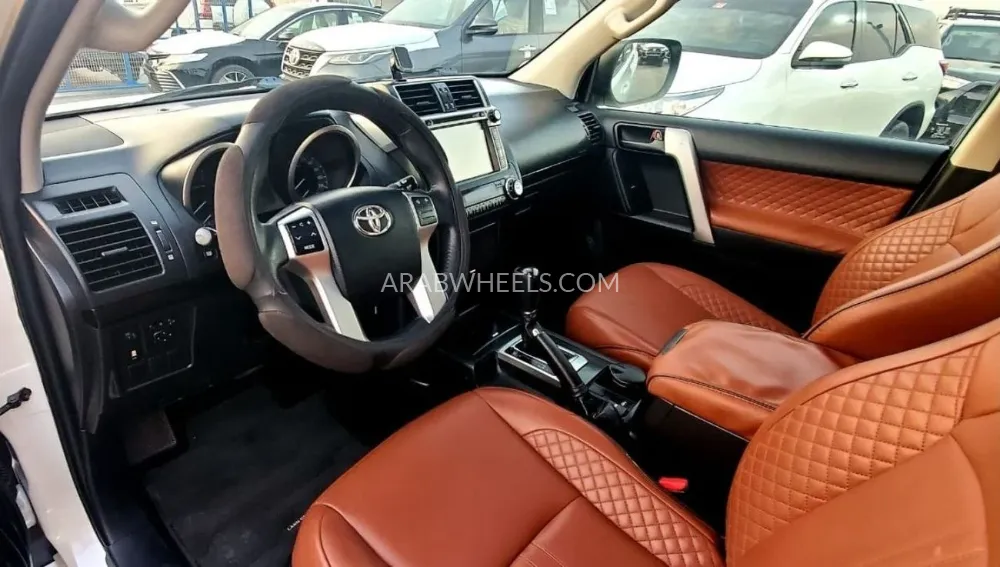 Toyota Land Cruiser Prado 2017 for Sale in Dubai Image-8