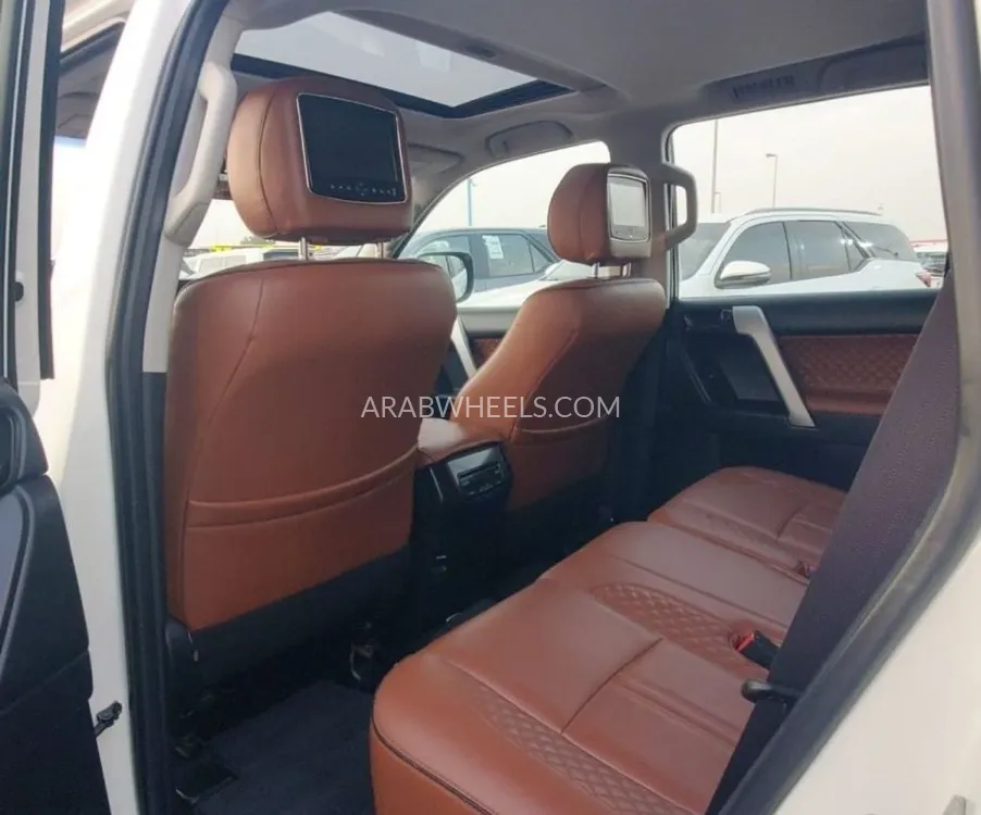 Toyota Land Cruiser Prado 2017 for Sale in Dubai Image-16