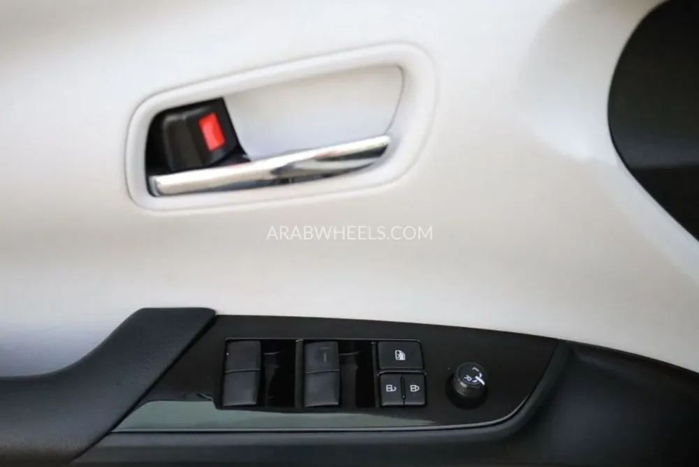 تويوتا بريوس 2021 for Sale in دبي Image-7