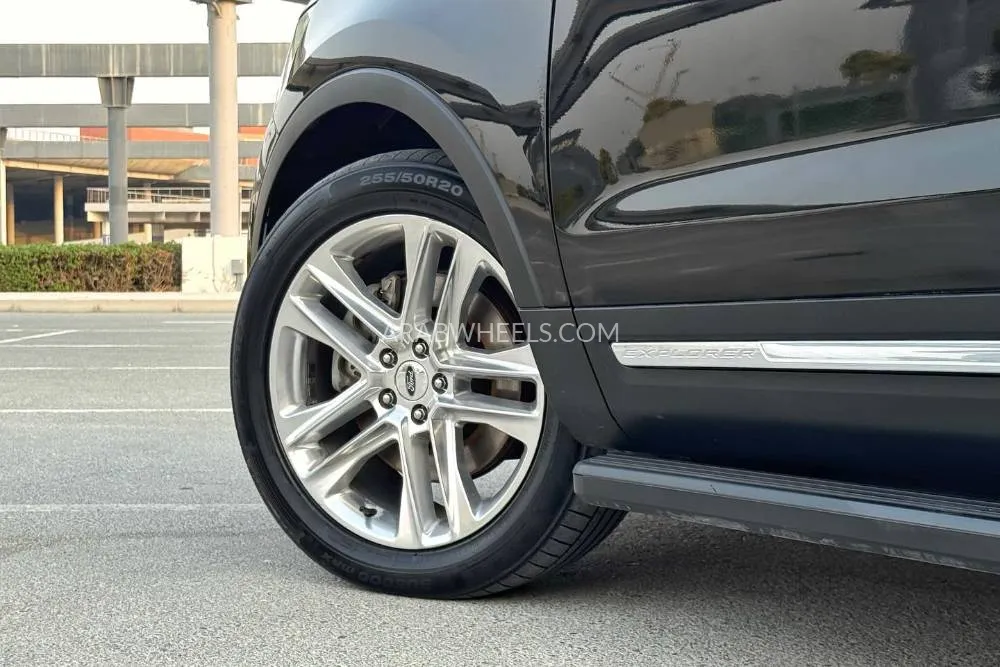 Ford Explorer 2016 for Sale in Dubai Image-15