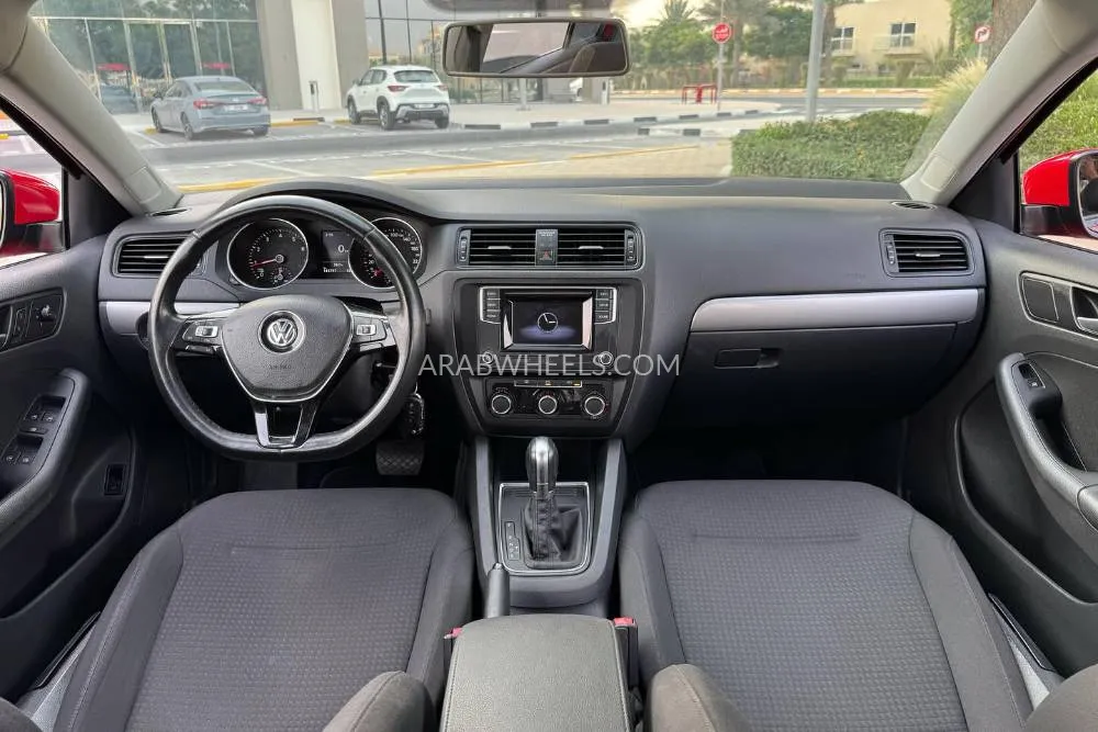 Volkswagen Jetta 2017 for Sale in Dubai Image-4