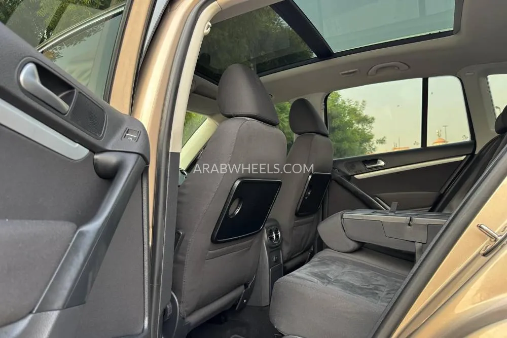 Volkswagen Touareg 2016 for Sale in Dubai Image-13