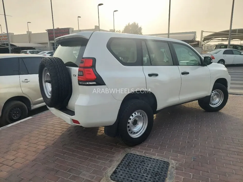 تويوتا لاند كروزر برادو 2018 for Sale in الشارقة Image-9