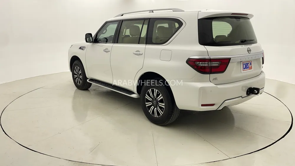 Nissan Patrol 2023 for Sale in Dubai Image-5