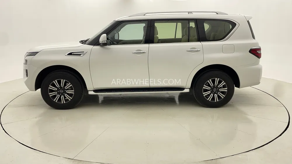 Nissan Patrol 2023 for Sale in Dubai Image-6