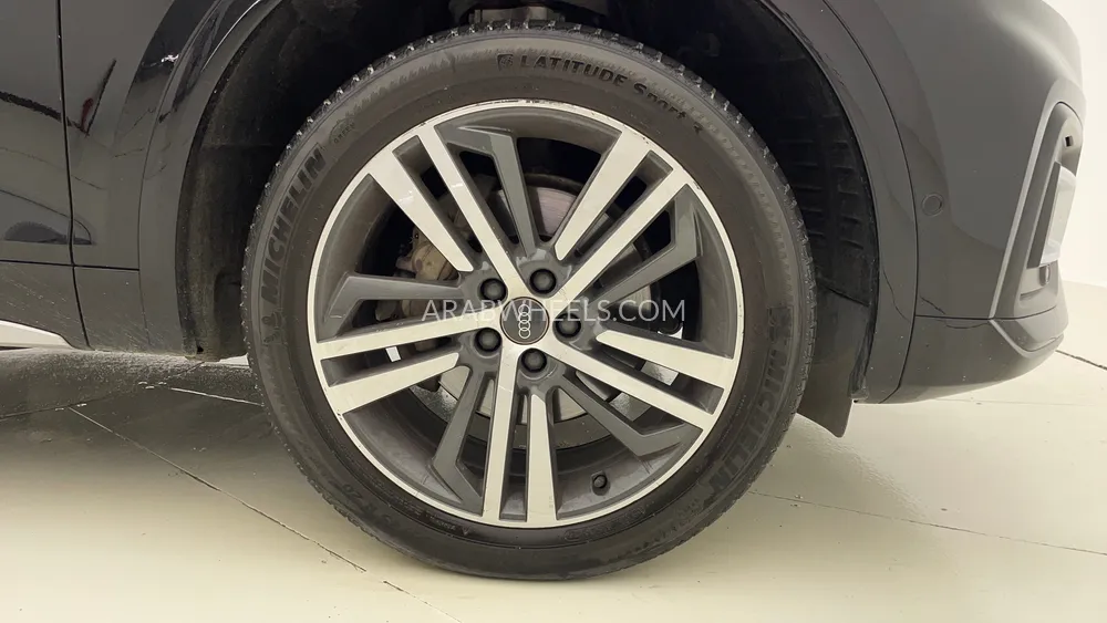 Audi Q5 2023 for Sale in Dubai Image-10