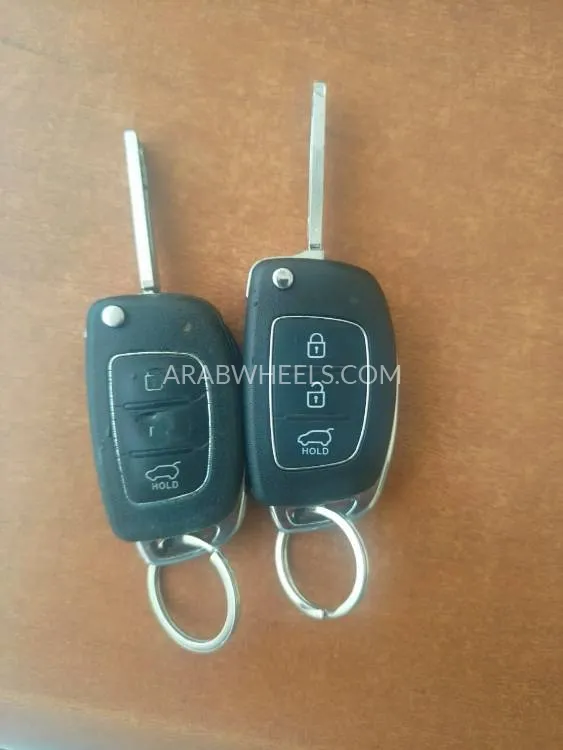 Hyundai Santa Fe 2016 for Sale in Sharjah Image-13