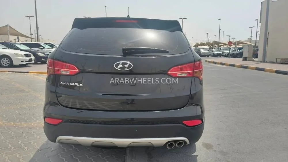 Hyundai Santa Fe 2016 for Sale in Sharjah Image-15