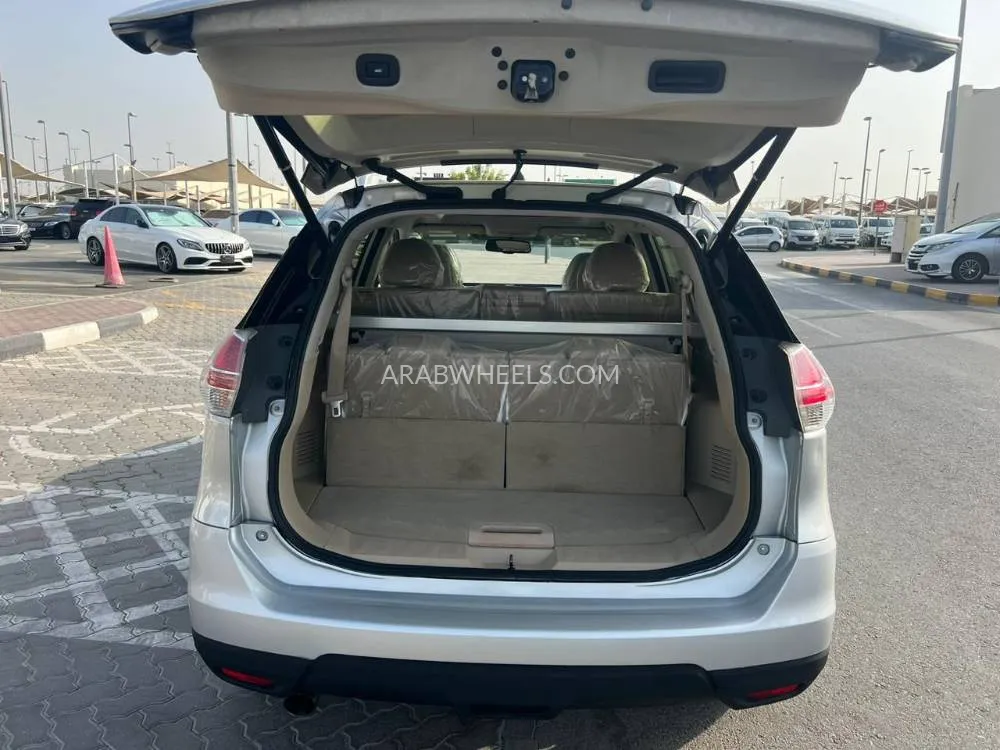 نيسان إكس تريل 2015 for Sale in الشارقة Image-14