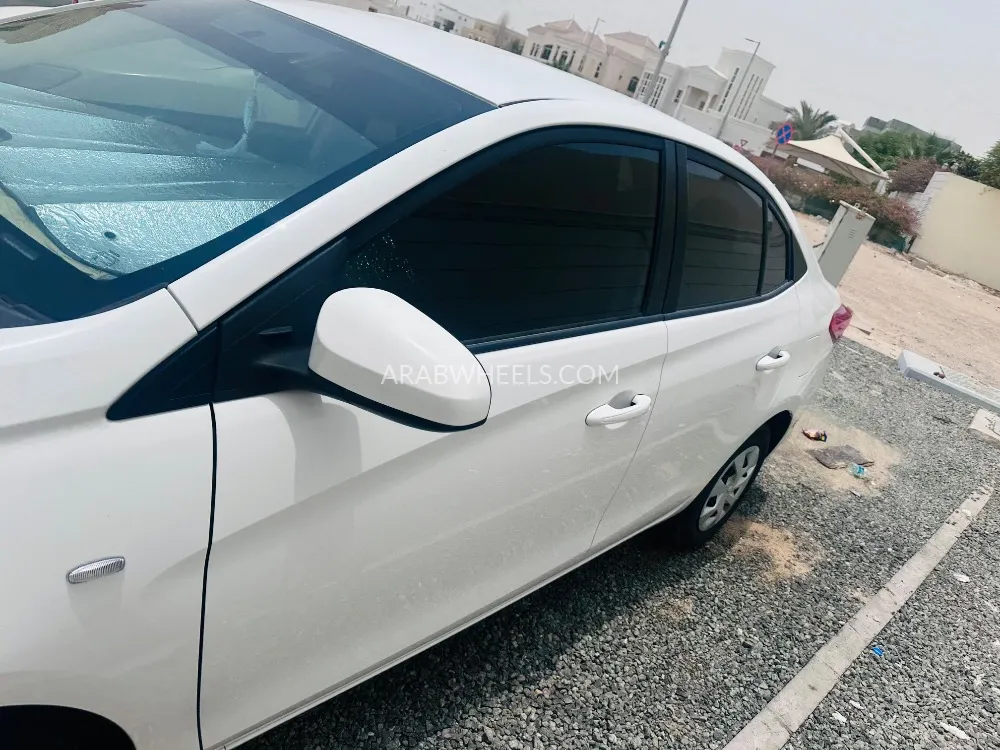 Toyota Yaris 2019 for Sale in Abu Dhabi Image-2