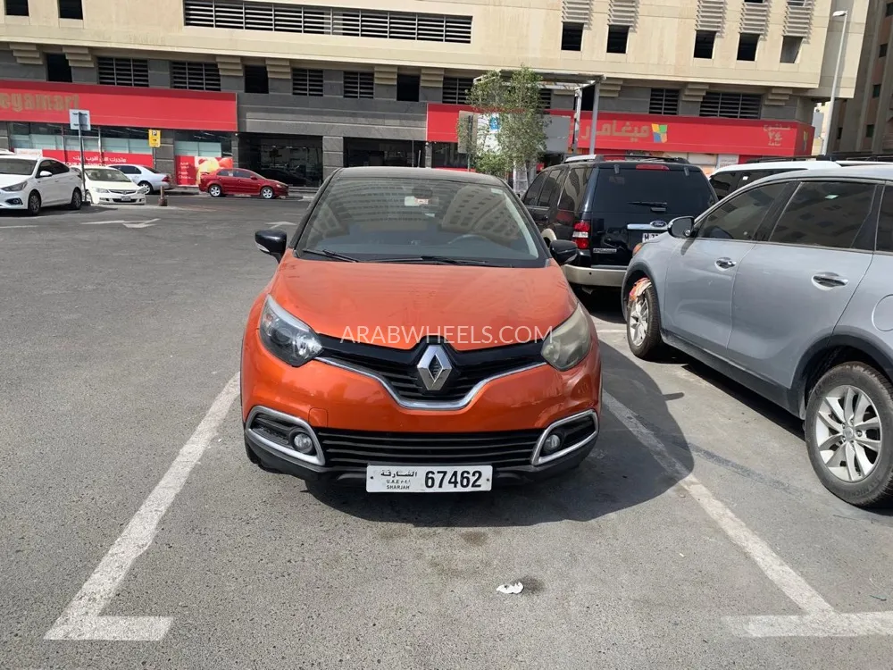 Renault Captur 2016 for Sale in Sharjah Image-2
