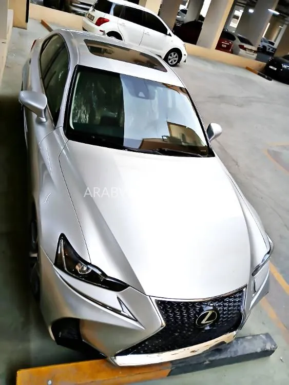 Lexus IS 2020 for Sale in Dubai Image-2