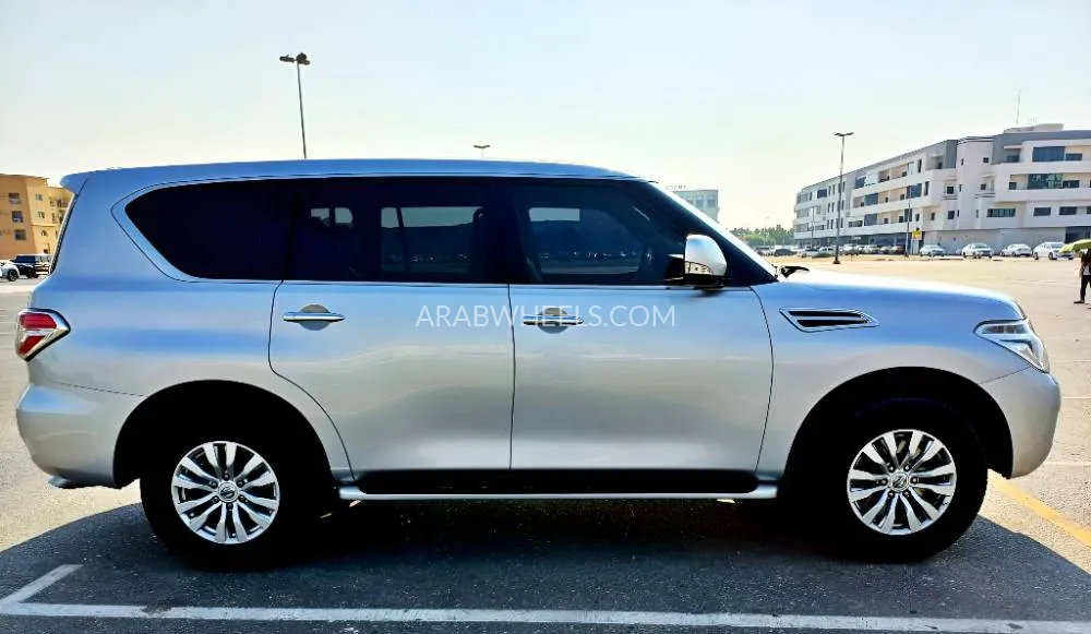Nissan Patrol 2018 for Sale in Dubai Image-12