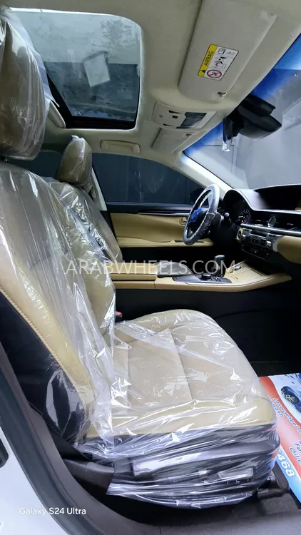 Lexus ES 2017 for Sale in Ajman Image-8