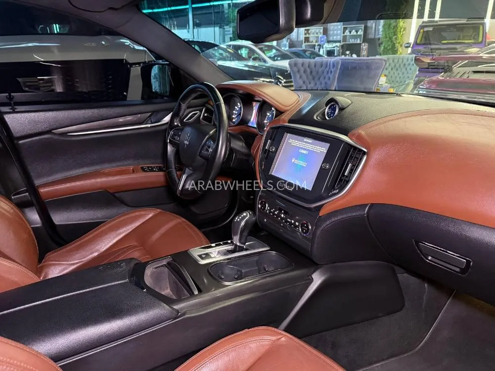 مازيراتي جيبلي 2015 for Sale in دبي Image-12