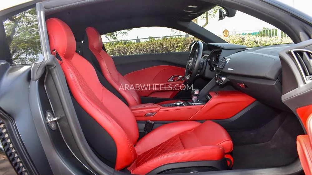 Audi R8 2018 for Sale in Dubai Image-16