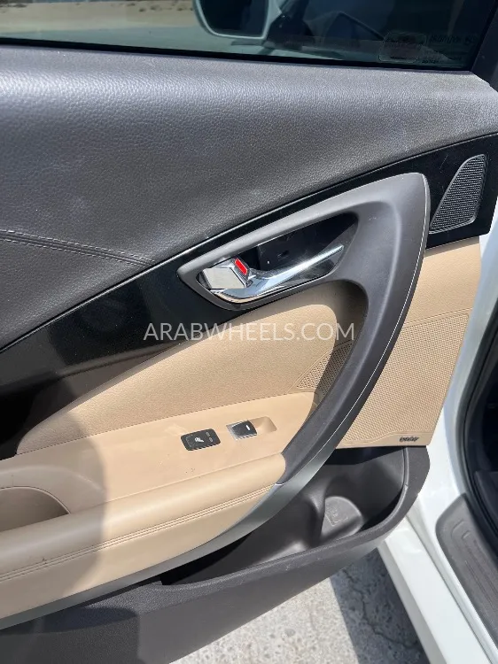 Hyundai Azera 2015 for Sale in Ajman Image-4