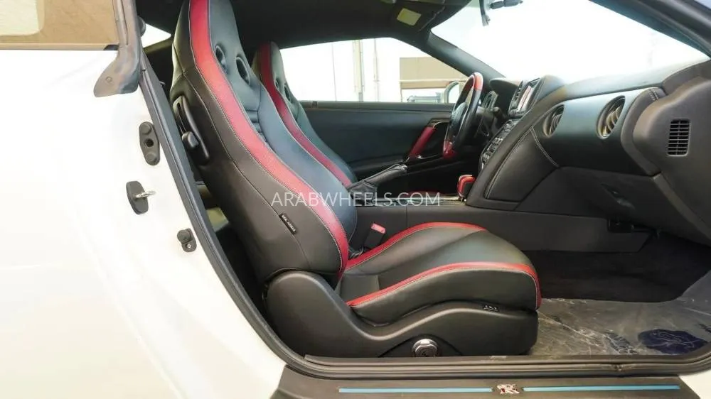 نيسان GT-R 2016 for Sale in الشارقة Image-12