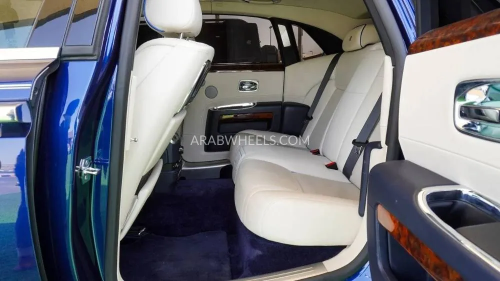 Rolls Royce Ghost 2016 for Sale in Sharjah Image-16