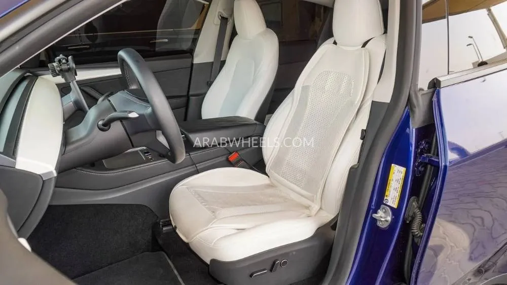 Tesla Model Y 2023 for Sale in Sharjah Image-5