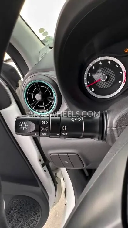 Hyundai i10 2023 for Sale in Dubai Image-16