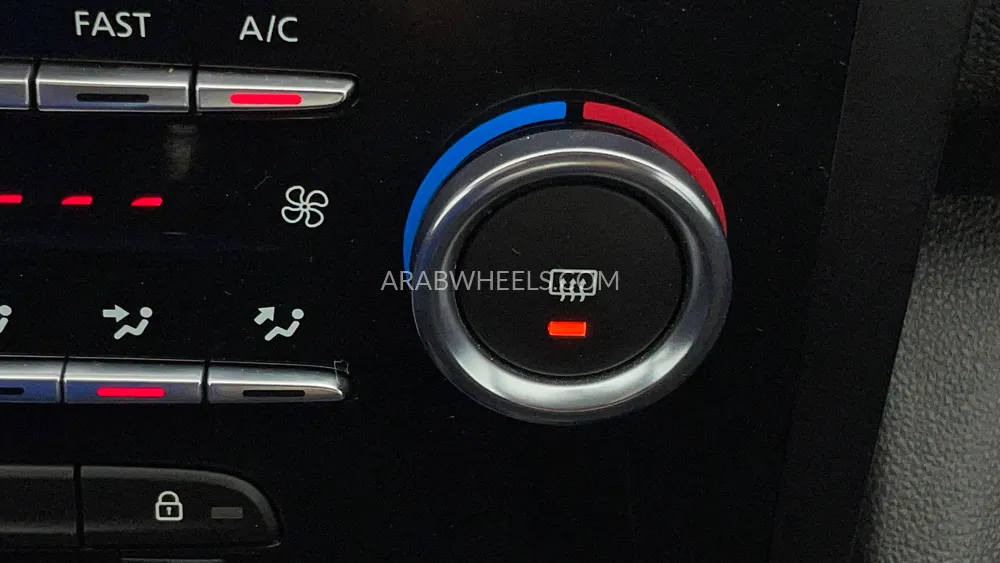 Renault Koleos 2023 for Sale in Dubai Image-46