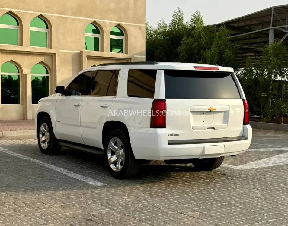 Chevrolet Tahoe 2017 for Sale in Ajman Image-9