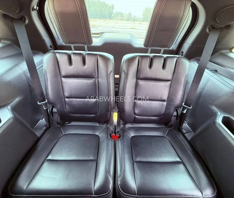 Ford Explorer 2017 for Sale in Ajman Image-8