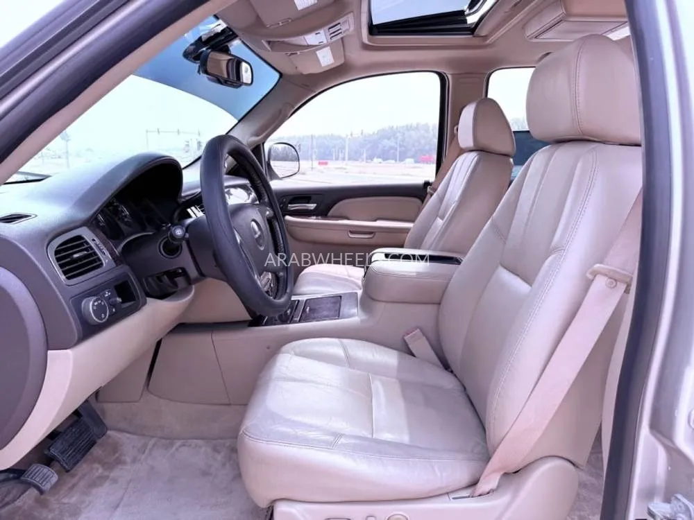 GMC Yukon 2008 for Sale in Ajman Image-4