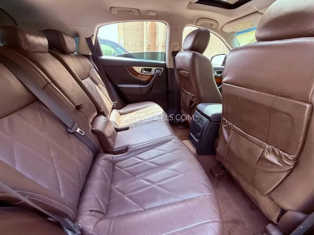 Infiniti FX50 2009 for Sale in Ajman Image-10