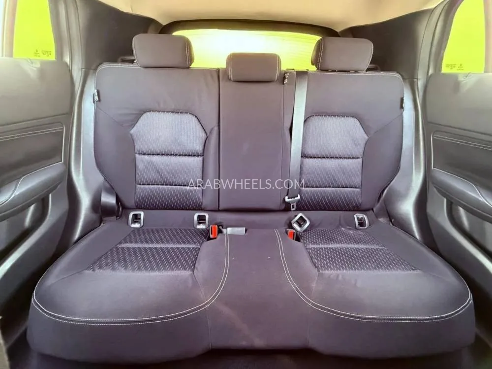 إنفينيتي Q30 2019 for Sale in عجمان Image-8