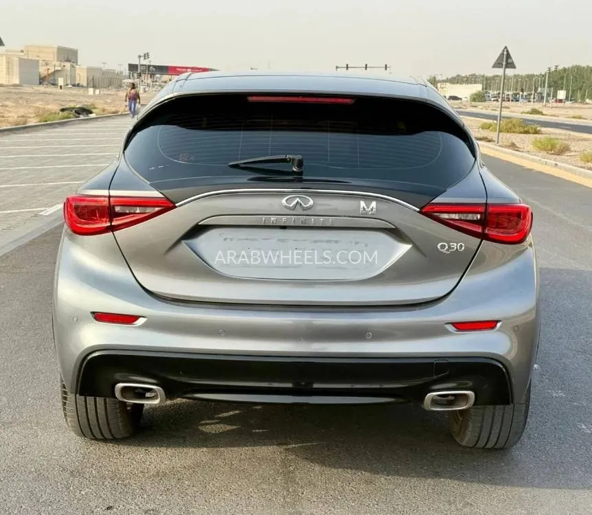 إنفينيتي Q30 2019 for Sale in عجمان Image-10