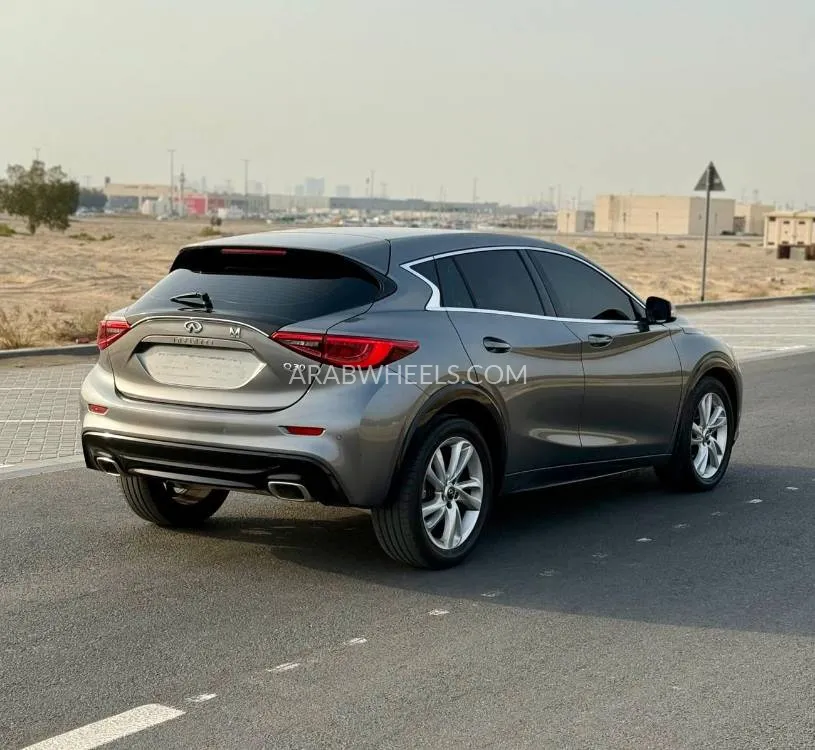 إنفينيتي Q30 2019 for Sale in عجمان Image-12