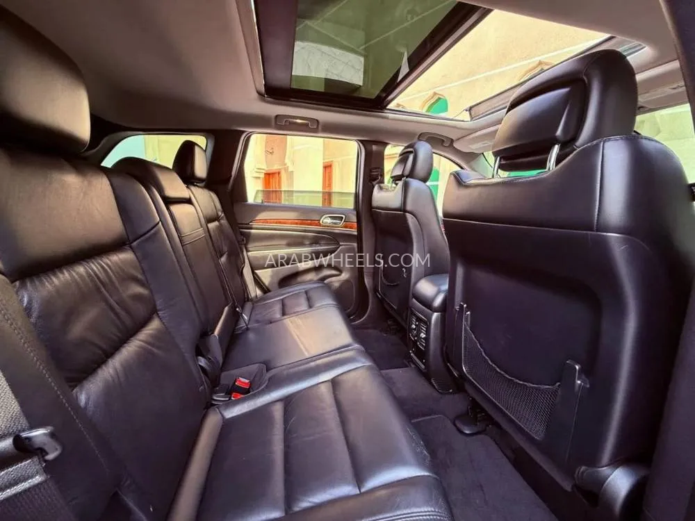 Jeep Cherokee 2011 for Sale in Ajman Image-10