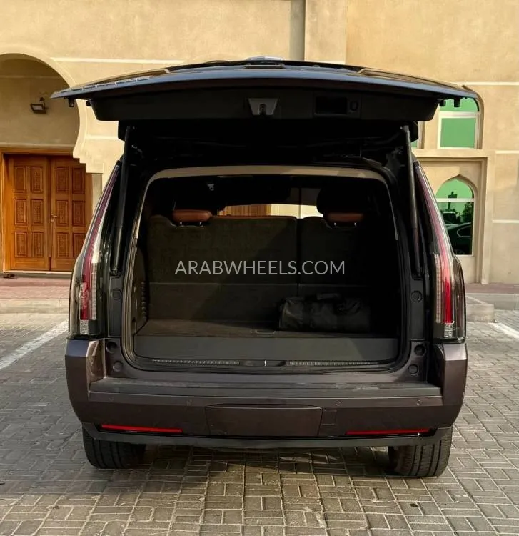 Cadillac Escalade 2016 for Sale in Ajman Image-15