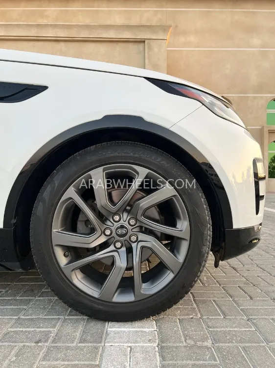 Land Rover Discovery Sport 2018 for Sale in Ajman Image-4