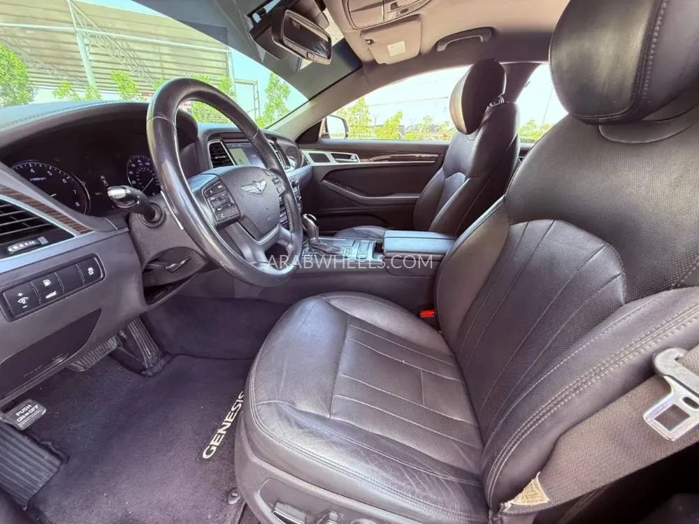 Hyundai Genesis 2015 for Sale in Ajman Image-4