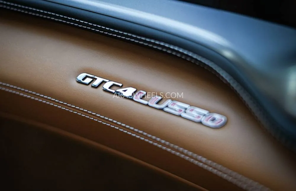 Ferrari Gtc4lusso 2017 for Sale in Dubai Image-8