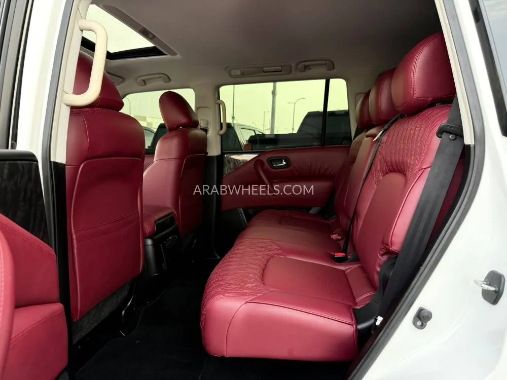 Nissan Patrol 2023 for Sale in Abu Dhabi Image-8