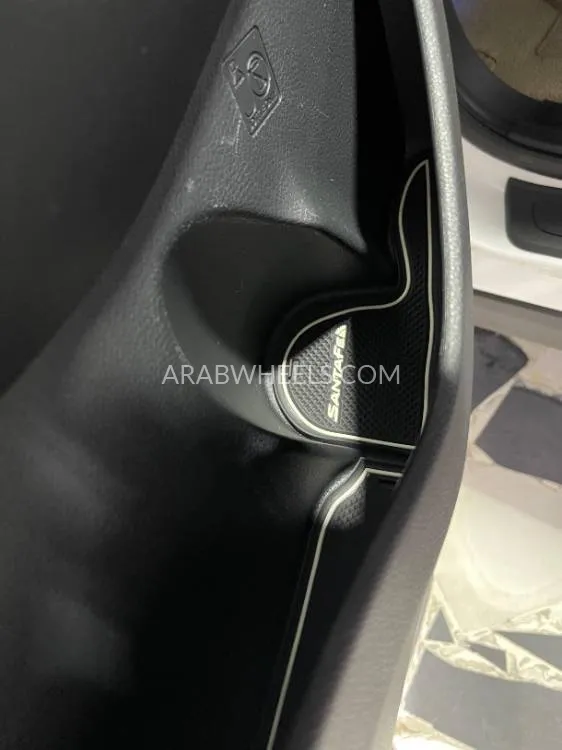 Hyundai Santa Fe 2017 for Sale in Ajman Image-14