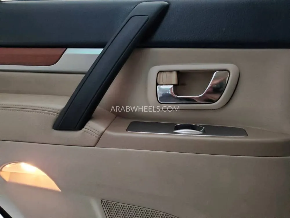 Mitsubishi Pajero 2008 for Sale in Ajman Image-15