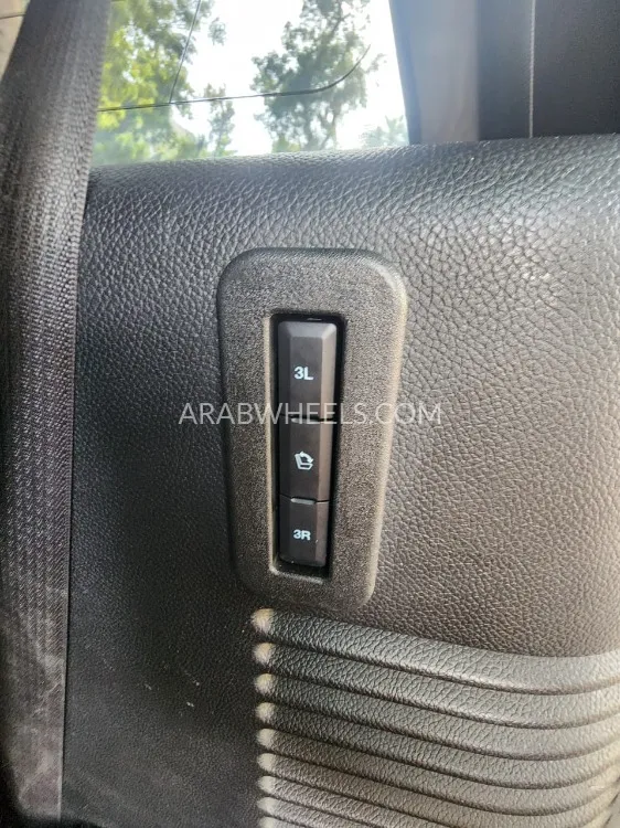 Ford Expedition 2016 for Sale in Dubai Image-7