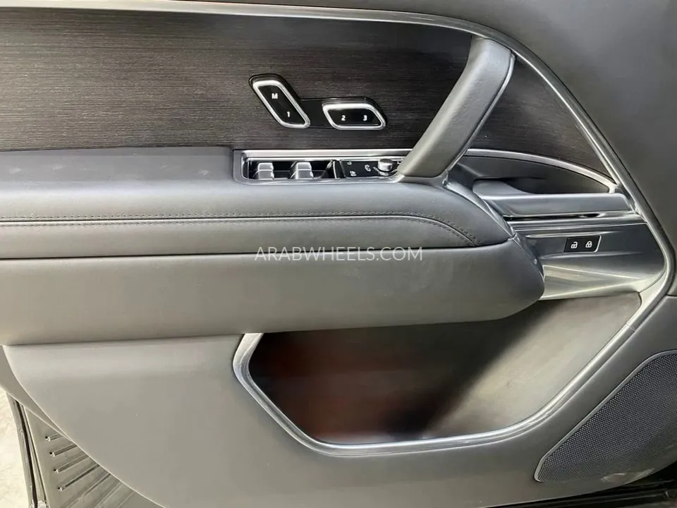 Land Rover Range Rover 2024 for Sale in Dubai Image-3