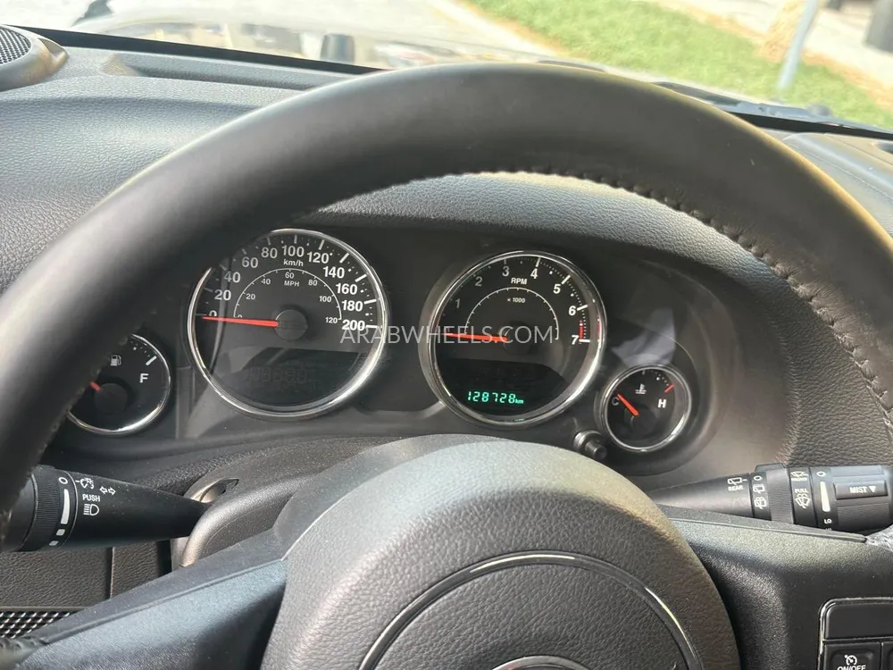 Jeep Wrangler 2017 for Sale in Dubai Image-10