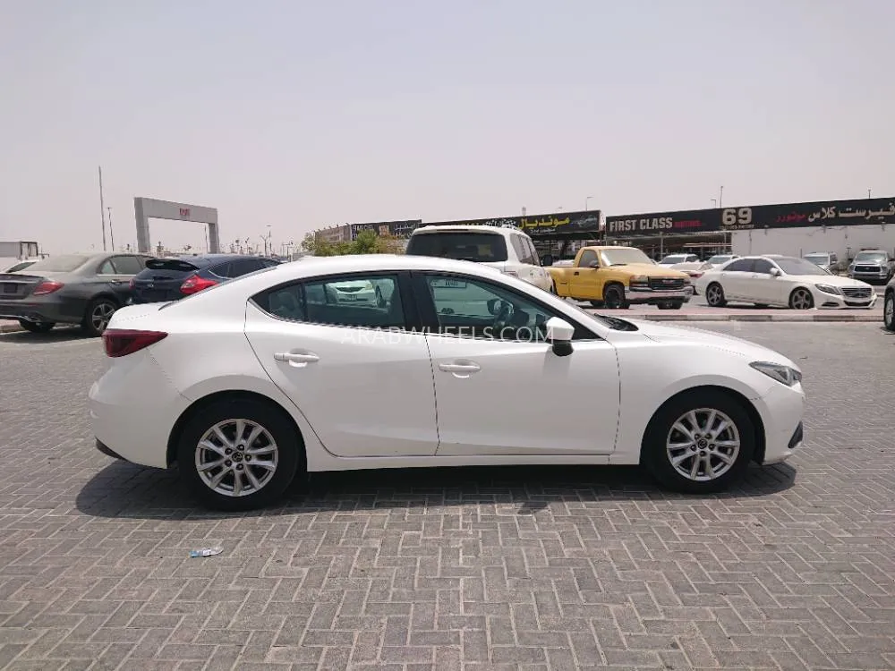 Mazda 3 2016 for Sale in Ajman Image-4